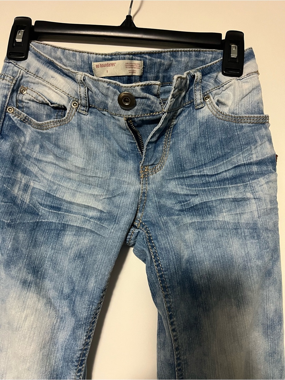 No Boundaries Light Blue Distressed Jeans